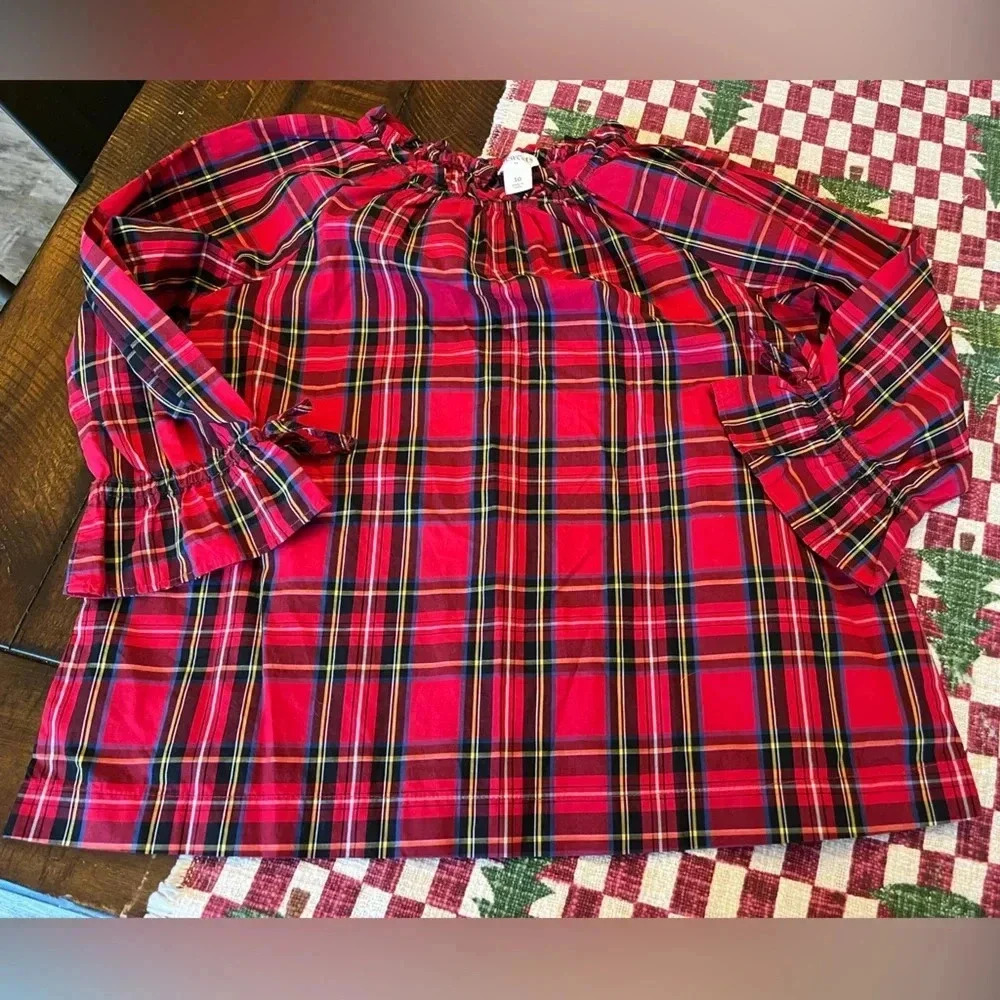 Size 10 girls crewcuts blouse with button closure on back of neck